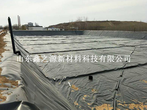 油田防滲膜鋪設(shè)技巧：高效、環(huán)保的鋪設(shè)新策略