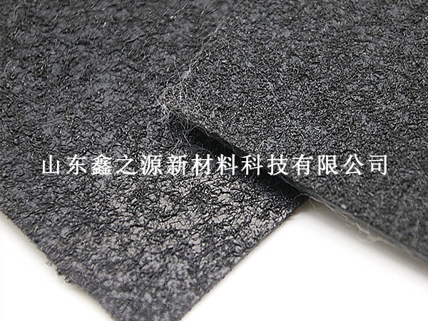 糙面土工膜在氧化塘防滲中的應(yīng)用技巧：創(chuàng)新策略，確保無(wú)漏