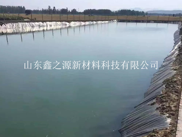 如何處理蓄水池hdpe土工膜的熱膨脹問(wèn)題？